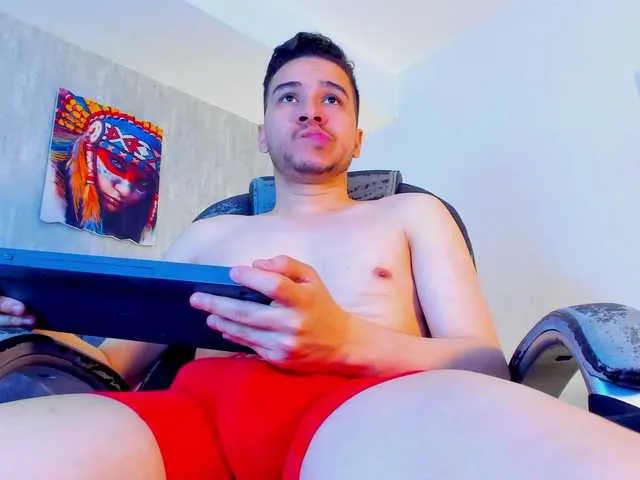 Live sex webcam photo for SamPetherson #290723860