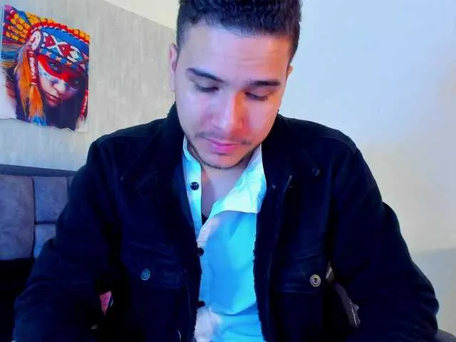 Live sex webcam photo for SamPetherson #290779219