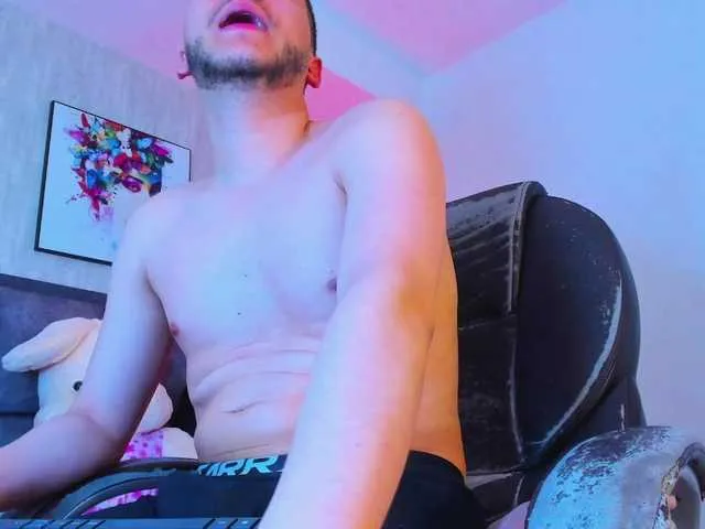 Live sex webcam photo for SamPetherson #291010245
