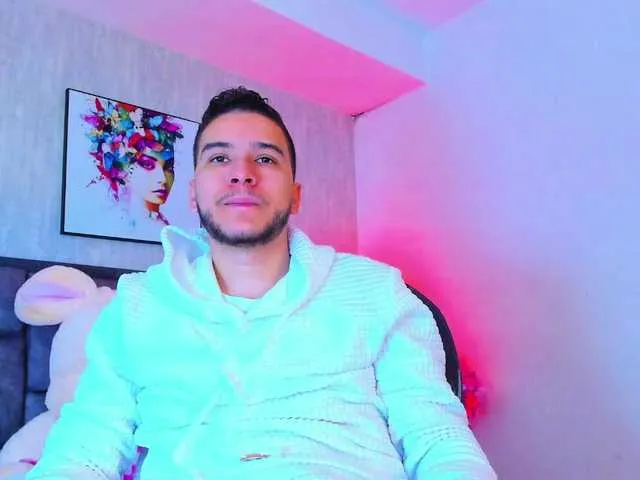 Live sex webcam photo for SamPetherson #291014257
