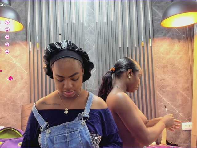 Live sex webcam photo for SamYKaytlin #276782678