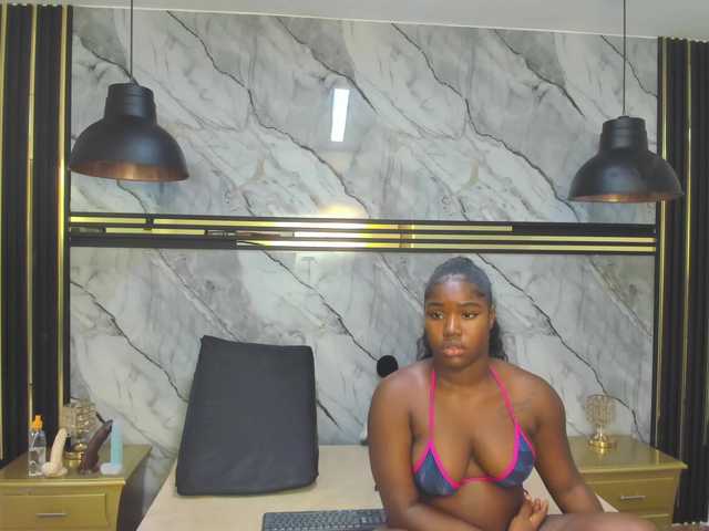 Live sex webcam photo for SamYKaytlin #290663378