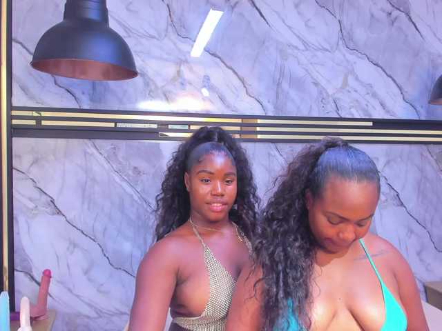 Live sex webcam photo for SamYKaytlin #290741785