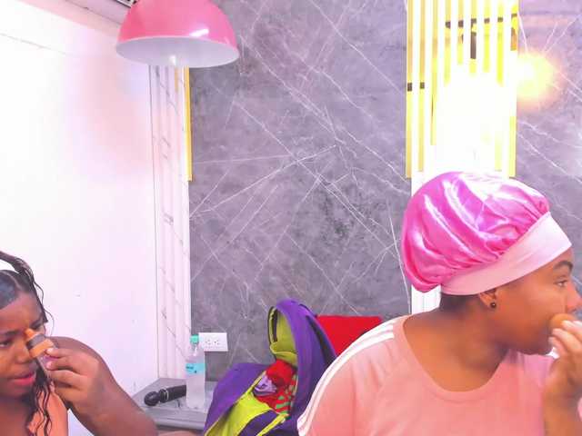 Live sex webcam photo for SamYKaytlin #290896068