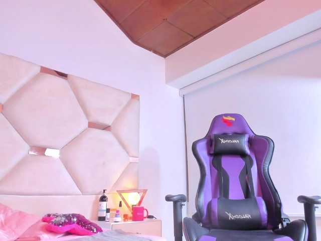 Live sex webcam photo for Samaantha-Evans #276214679