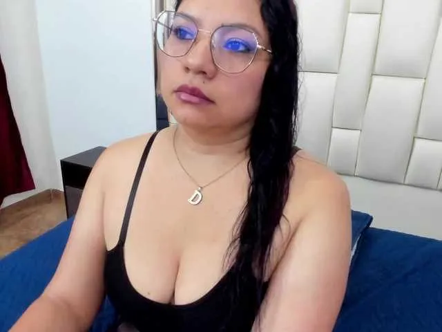 Live sex webcam photo for Samaantha #290990933