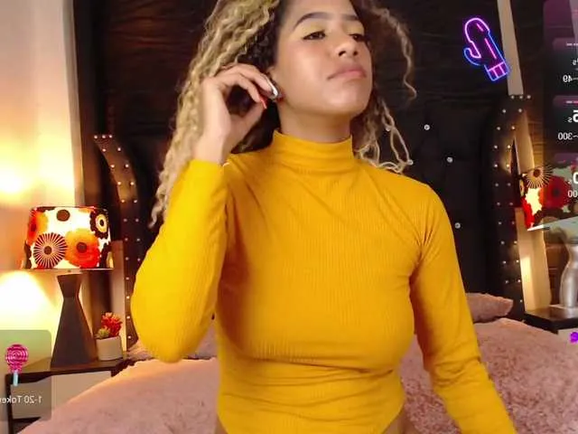 Live sex webcam photo for Samahra #277771879