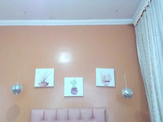 Live sex webcam photo for Samanta-Jefer #273018224