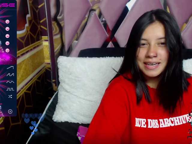 Live sex webcam photo for Samanta-Rober #271734355