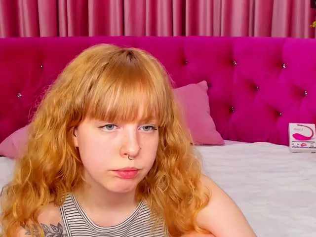 Live sex webcam photo for SamantaDouws #272768438