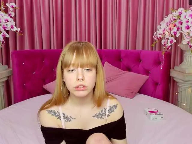 Live sex webcam photo for SamantaDouws #272791641