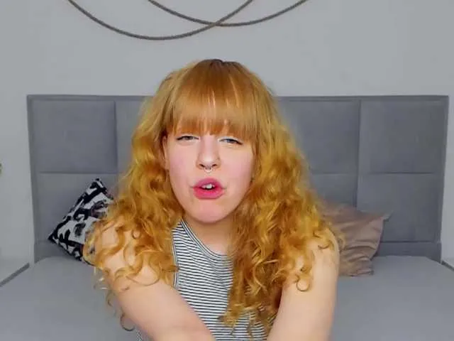 Live sex webcam photo for SamantaDouws #272863810