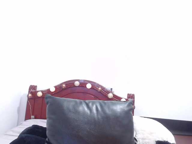 Live sex webcam photo for SamantaLopezz #273021440