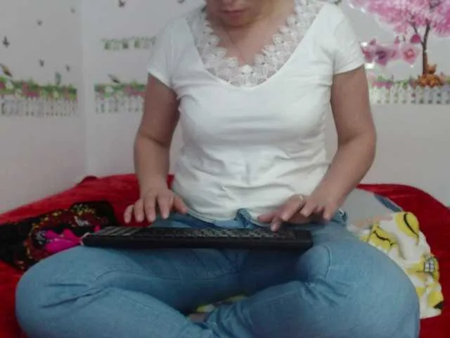 Live sex webcam photo for Samantha-tay #273257663