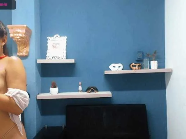 Live sex webcam photo for Samantha031 #273066335