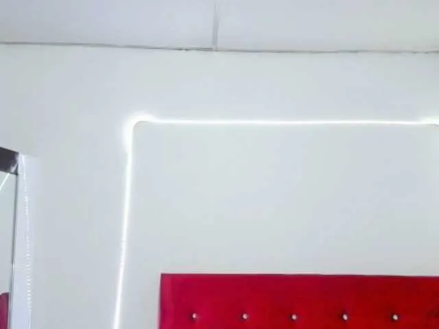 Live sex webcam photo for SamanthaCastell13 #290365875