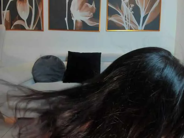 Live sex webcam photo for SamanthaConnor #277585527