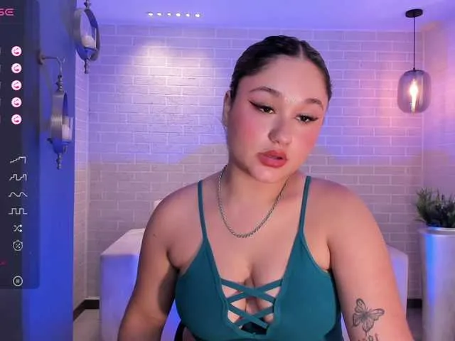 Live sex webcam photo for SamanthaConnor #278217023