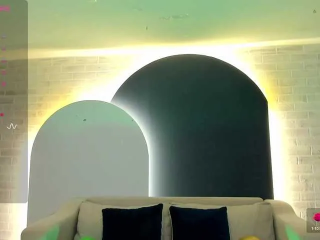 Live sex webcam photo for SamanthaConnor #290699338