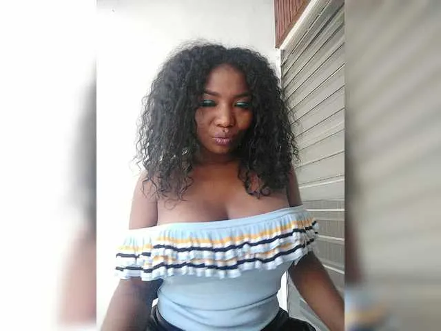 Live sex webcam photo for SamanthaDuke #272229515