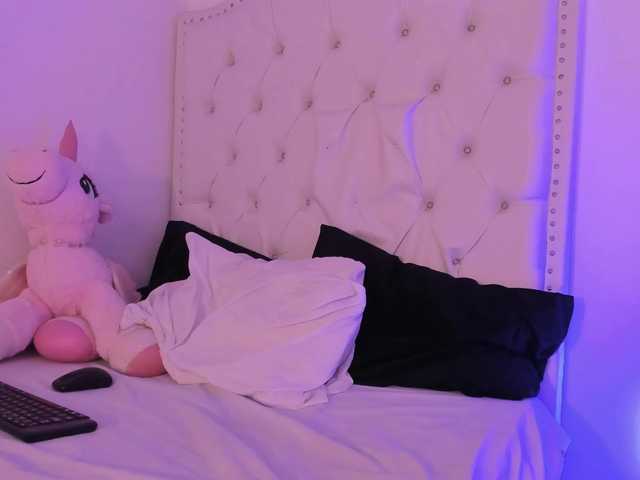 Live sex webcam photo for SamanthaFox07 #276570841