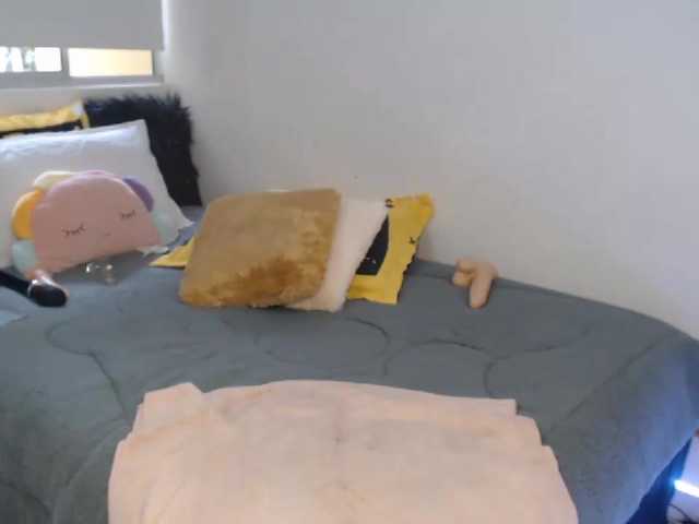 Live sex webcam photo for SamanthaHot24 #271796355