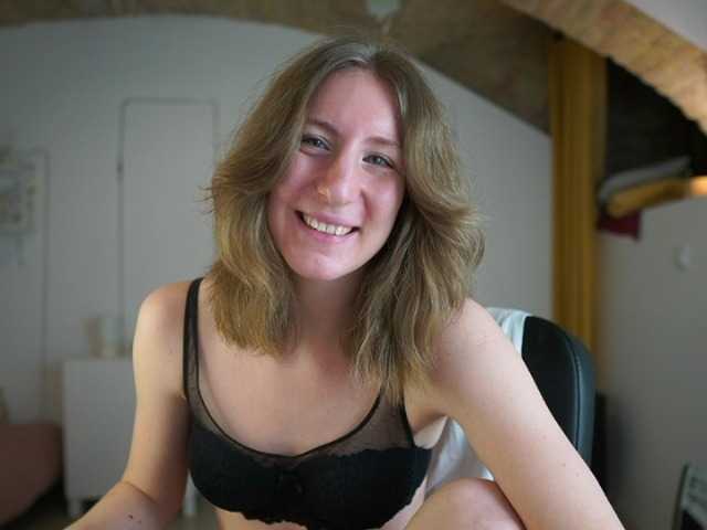 Live sex webcam photo for SamanthaSaint18 #277215300