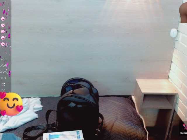 Live sex webcam photo for Samanthastarth #290588696