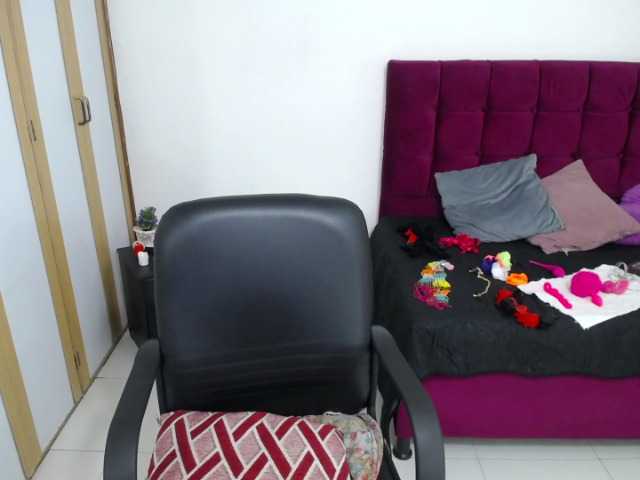 Live sex webcam photo for Samantta-Jone #272045504