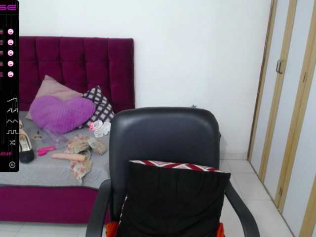 Live sex webcam photo for Samantta-Jone #272198101