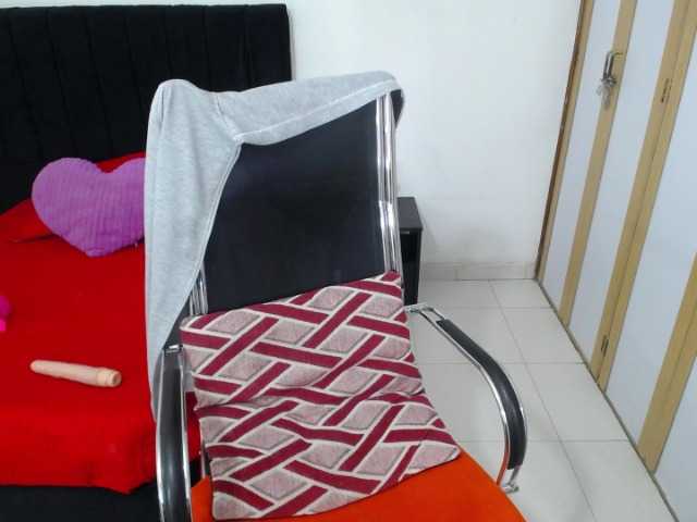 Live sex webcam photo for Samantta-Jone #272736703