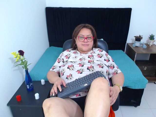 Live sex webcam photo for Samantta-Jone #272901299