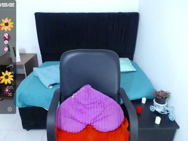 Live sex webcam photo for Samantta-Jone #273077244