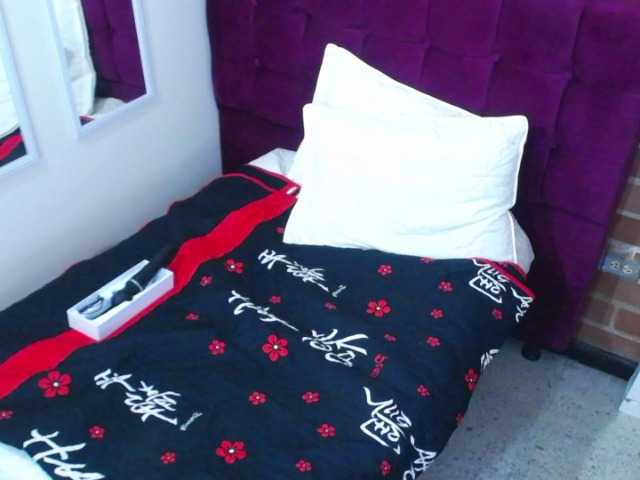 Live sex webcam photo for Samantta-Jone #273153532