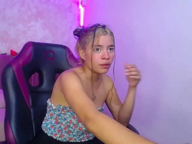 Live sex webcam photo for Samanttha-sex #274203558