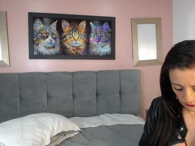 Live sex webcam photo for SamantthaCruz #291610599