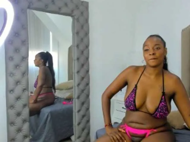 Live sex webcam photo for Samara-velez1 #276184454