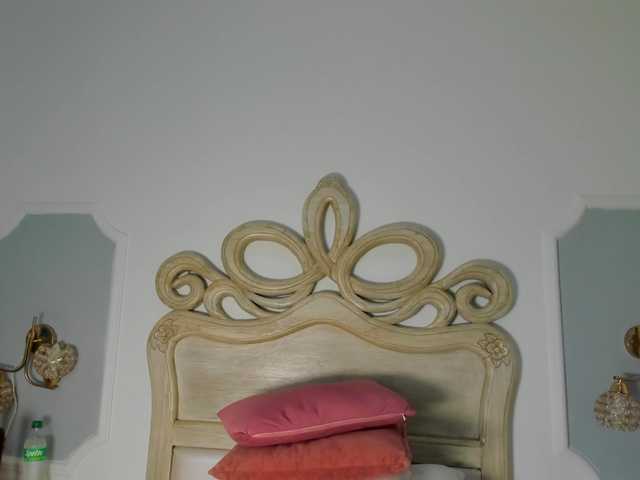 Live sex webcam photo for Samara-velez1 #290970468
