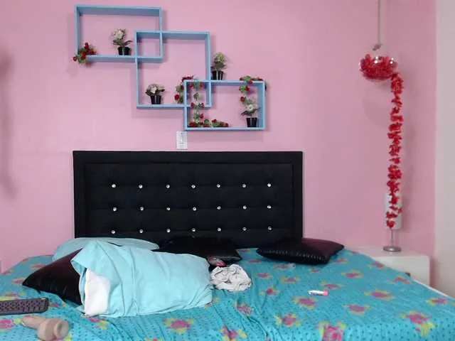 Live sex webcam photo for SamaraCortez #276541017