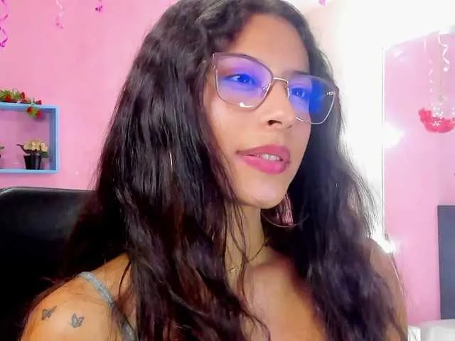 Live sex webcam photo for SamaraCortez #277801424