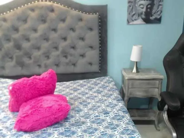 Live sex webcam photo for SamaraEyes #272065210