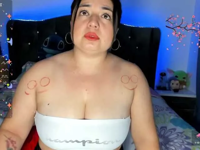 Live sex webcam photo for Samay11 #278022932
