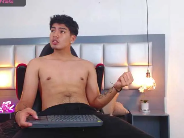 Live sex webcam photo for Samblinding #276149202