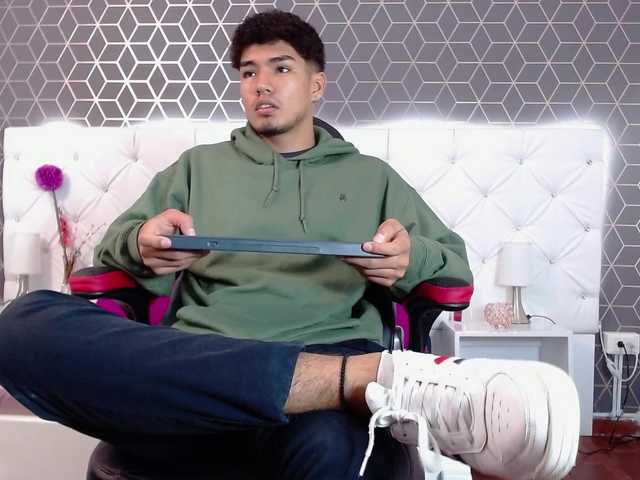 Live sex webcam photo for Samblinding #276260998