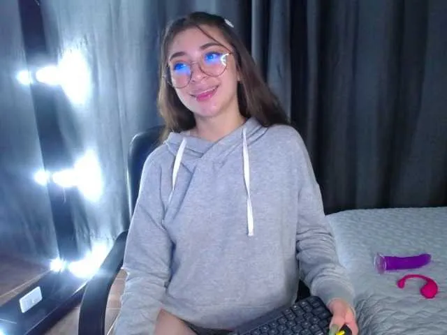Live sex webcam photo for Samii-Evans #272764304