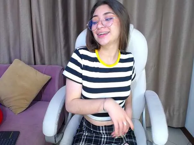 Live sex webcam photo for Samii-Evans #272838043