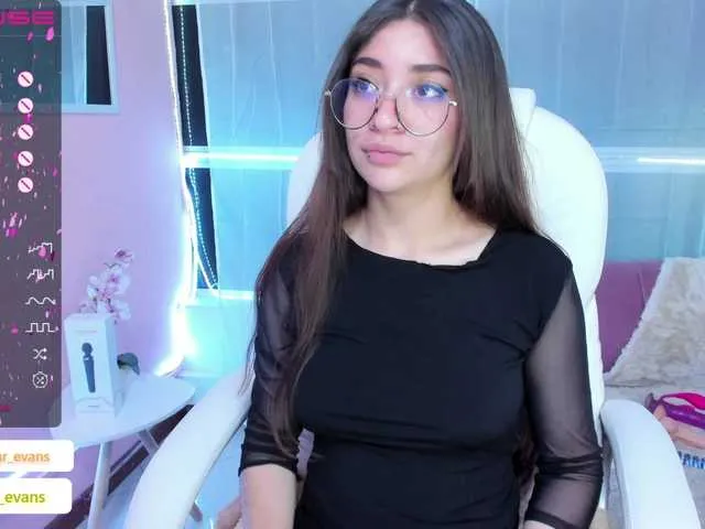 Live sex webcam photo for Samii-Evans #274113329