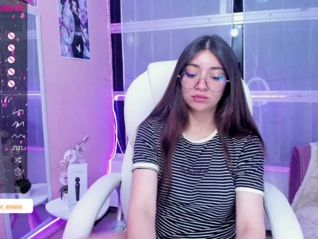Live sex webcam photo for Samii-Evans #274299501