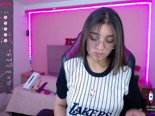 Live sex webcam photo for Samii-Evans #274491421