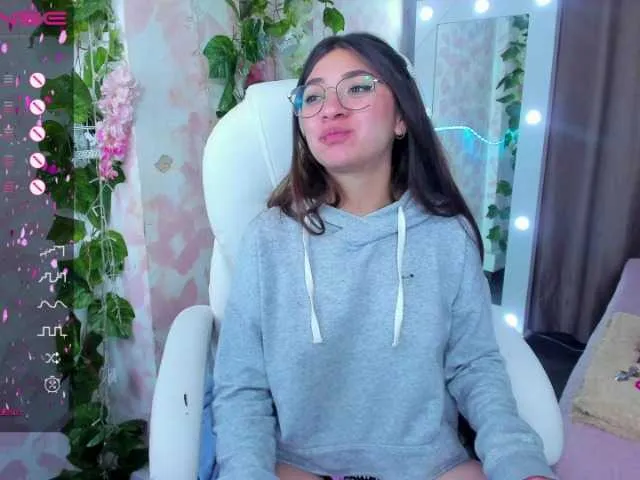 Live sex webcam photo for Samii-Evans #274583473